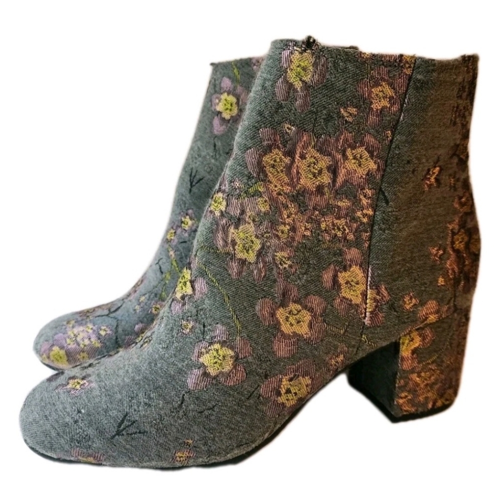 Floral Ankle Boots - Zigi Soho Lotus Bloom Size 6